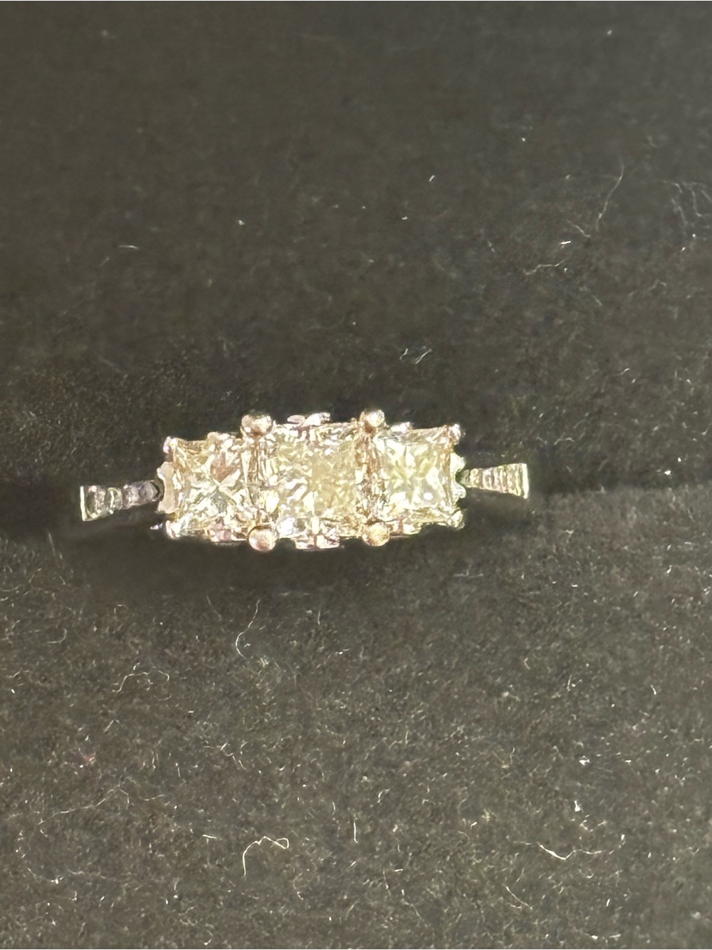 14k Three-Stone White Gold Diamond Ring - White size 6